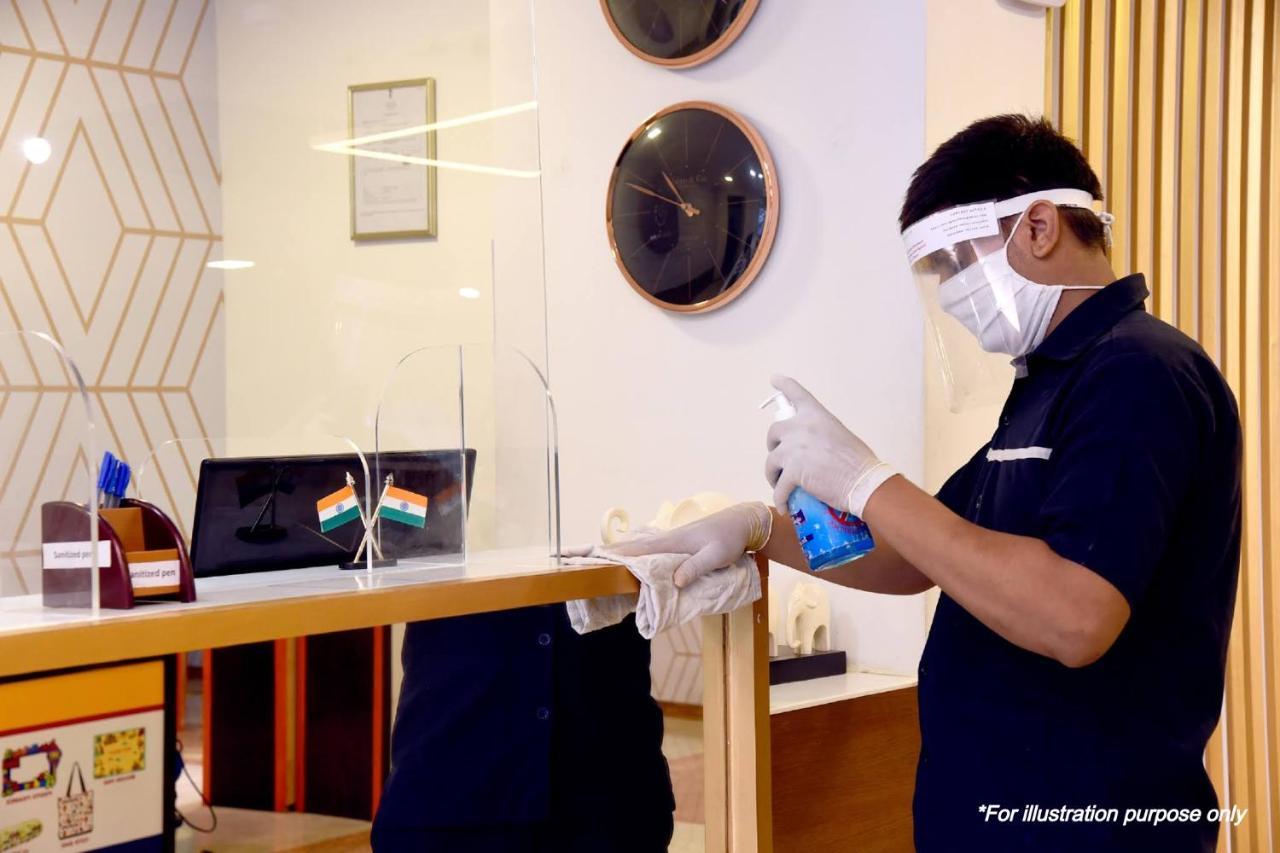 Vaccinated Staff- Oyo Flagship 60526 Five Star Grand Shamshabad Esterno foto